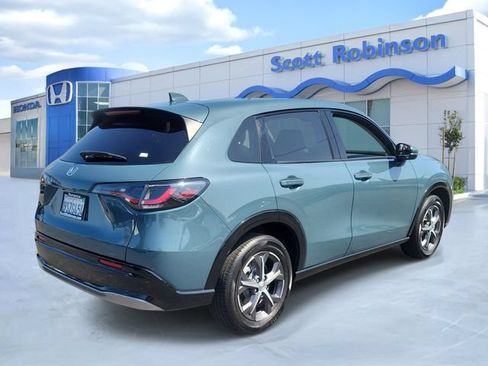 Certified 2025 Honda HR-V EX-L image 4