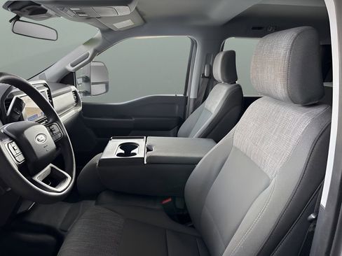 Used 2022 Ford F150 XLT w/ Trailer Tow Package image 8