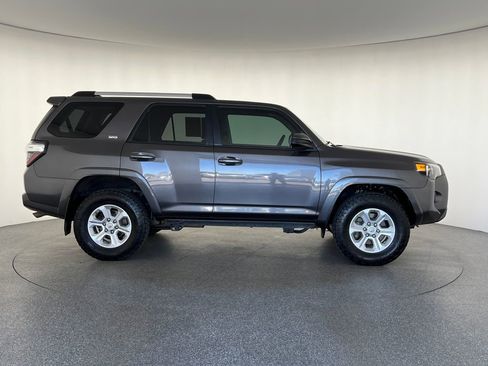 Used 2021 Toyota 4Runner SR5 AWD/4WD image 2