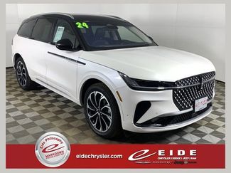 Used 2024 Lincoln Nautilus Reserve video 1