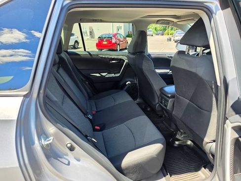 Used 2022 Toyota RAV4 XLE w/ Convenience Package AWD/4WD image 14