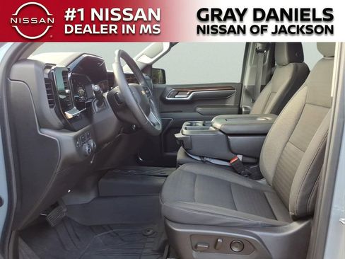 Used 2024 Chevrolet Silverado 1500 LT AWD/4WD image 22