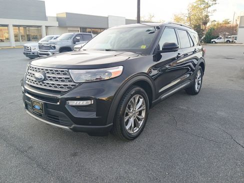 Used 2022 Ford Explorer Limited w/ Equipment Group 301A image 1