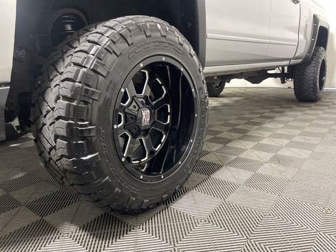 Used 2017 Chevrolet Silverado 1500 LT w/ LPO, Black Pack AWD/4WD image 27