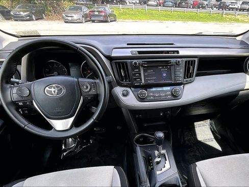 Used 2018 Toyota RAV4 XLE image 16