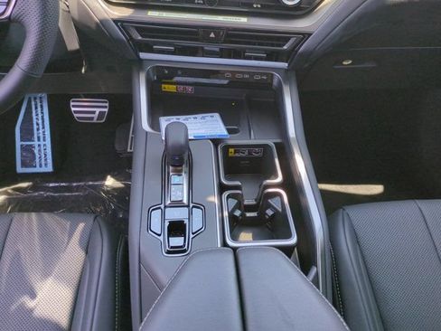 New 2026 Lexus TX 500h AWD image 18