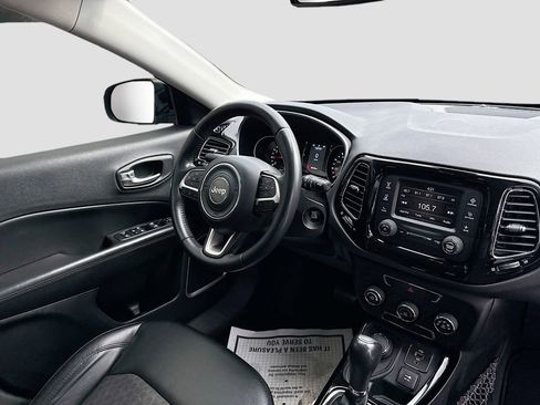 Used 2018 Jeep Compass Latitude AWD/4WD image 29