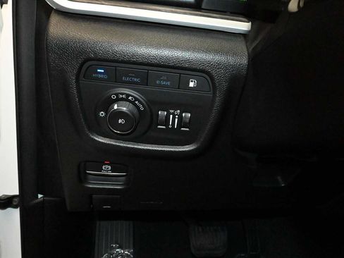 Used 2024 Jeep Grand Cherokee Limited 4xe AWD/4WD image 18