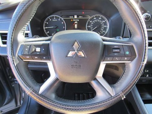Used 2023 Mitsubishi Outlander SE FWD image 32
