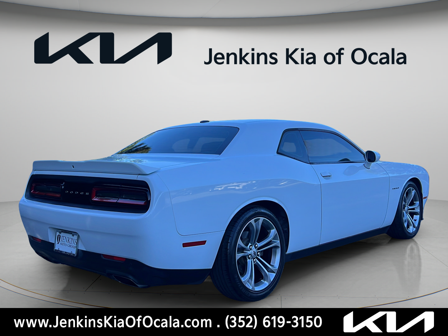 Used 2020 Dodge Challenger R/T RWD image 3