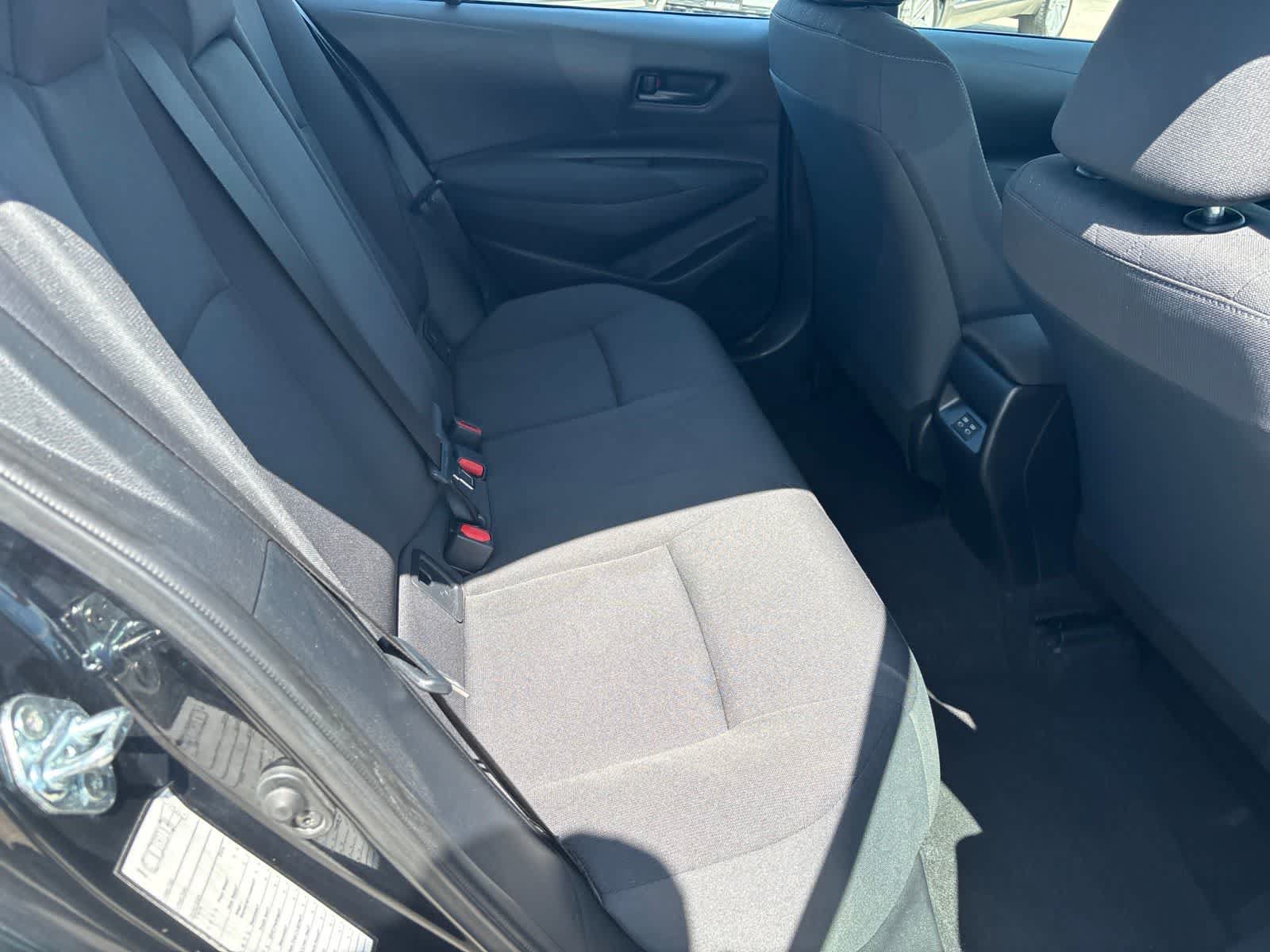 Used 2025 Toyota Corolla LE FWD image 11