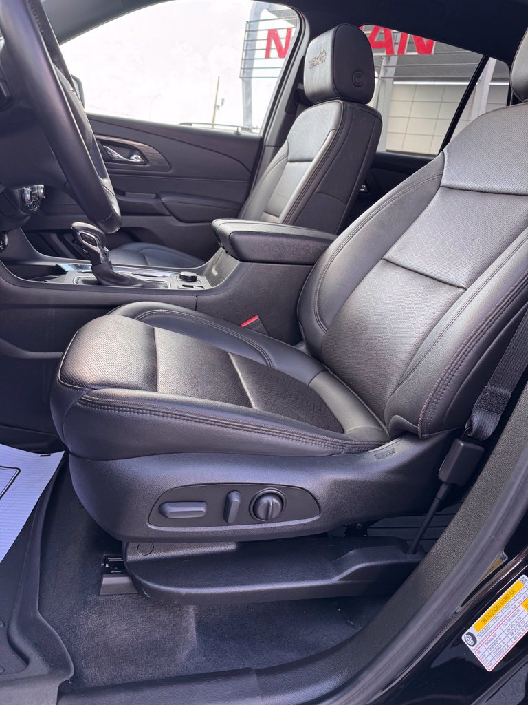 Used 2023 Chevrolet Traverse High Country AWD/4WD image 11