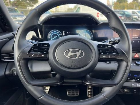 Certified 2025 Hyundai Elantra SEL FWD image 28