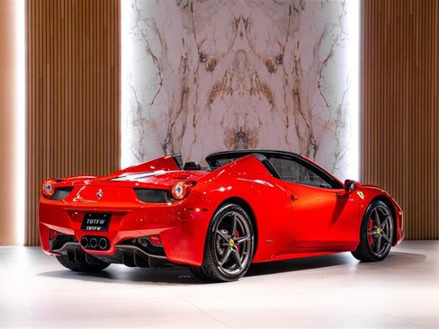 Used 2015 Ferrari 458 Spider RWD image 5