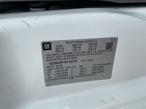 Used 2017 Chevrolet Express 2500 RWD image 13