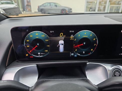 Used 2023 Mercedes-Benz GLB 250 4MATIC image 24