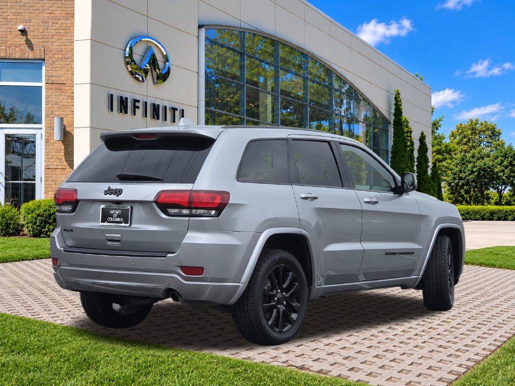 Used 2018 Jeep Grand Cherokee Altitude AWD/4WD image 9