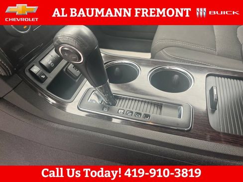 Used 2017 Chevrolet Traverse LT w/ Style and Technology Package FWD image 24
