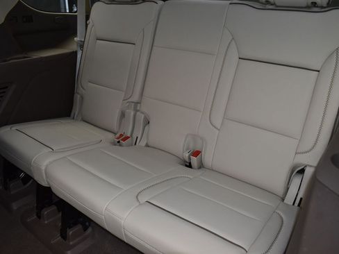 Used 2021 GMC Yukon Denali w/ Denali Premium Package image 17