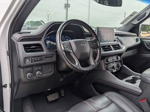 Used 2024 Chevrolet Suburban RST RWD image 4