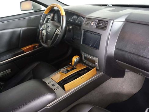 Used 2004 Cadillac XLR RWD image 24