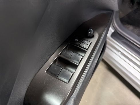 Used 2024 Toyota Camry SE image 18