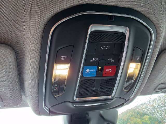 Used 2023 Jeep Grand Cherokee Limited AWD/4WD image 22