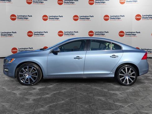 Used 2018 Volvo S60 T5 Inscription image 4