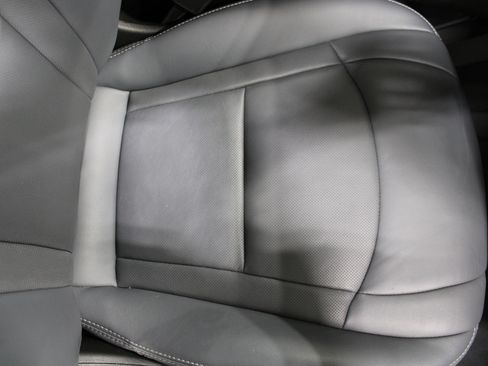Used 2024 Buick Enclave Premium AWD/4WD image 30