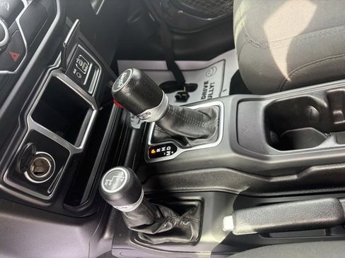 Used 2019 Jeep Wrangler Sport image 21