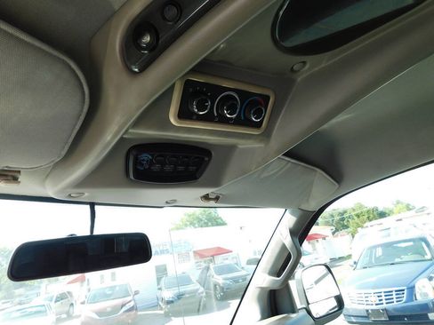 Used 2018 Chevrolet Express 2500 w/ Enhanced Convenience Package RWD image 52