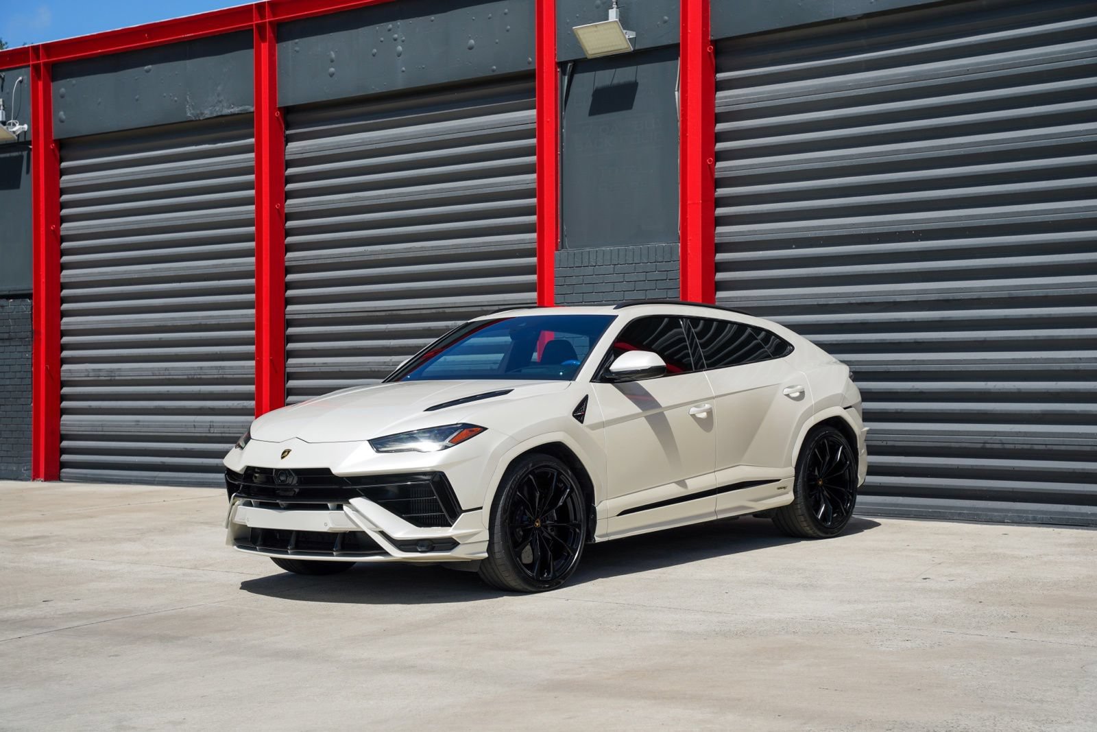 Used 2024 Lamborghini Urus S AWD/4WD image 1