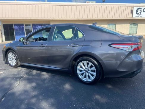 Used 2020 Toyota Camry LE FWD image 7