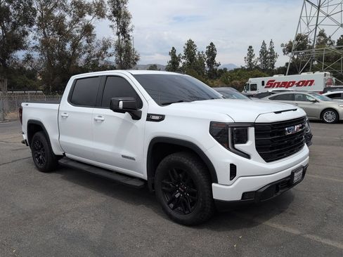 Used 2022 GMC Sierra 1500 Elevation w/ Elevation Premium Package AWD/4WD image 3