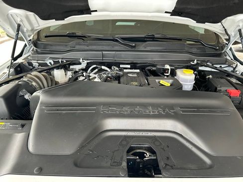Used 2025 RAM 2500 Limited AWD/4WD image 14
