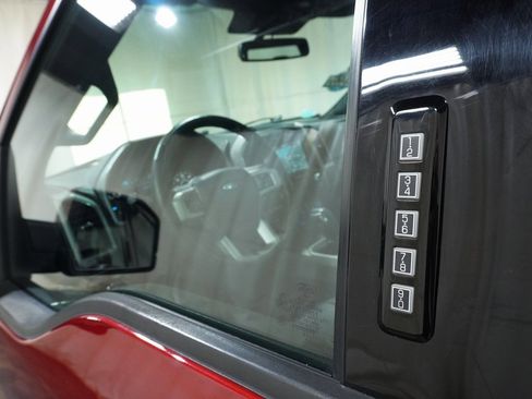 Used 2018 Ford F150 Lariat w/ Equipment Group 502A Luxury image 21