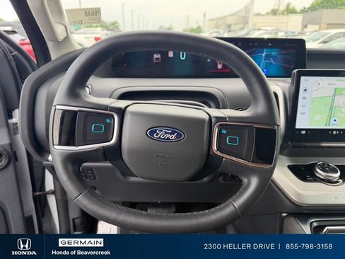 Used 2025 Ford Expedition Active AWD/4WD image 22