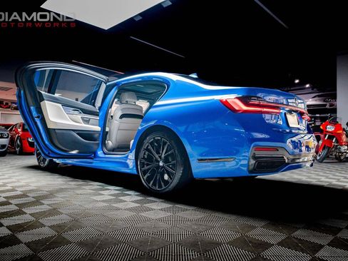 Used 2021 BMW 750i xDrive w/ Executive Package image 53