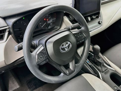 Used 2025 Toyota Corolla LE FWD image 18