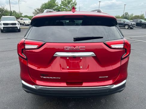 Used 2022 GMC Terrain SLT AWD/4WD image 4