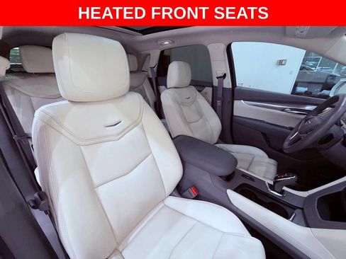 Used 2017 Cadillac XT5 Luxury w/ Driver Awareness Package FWD image 12