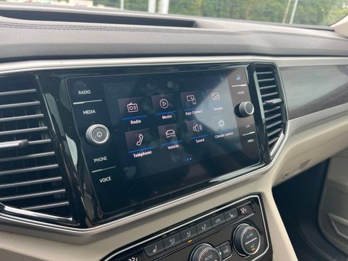 Used 2018 Volkswagen Atlas SEL FWD image 16