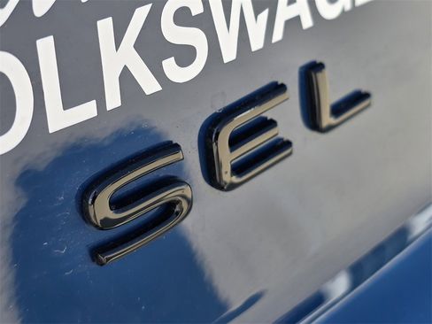 New 2026 Volkswagen Atlas Cross Sport SEL R-Line image 8