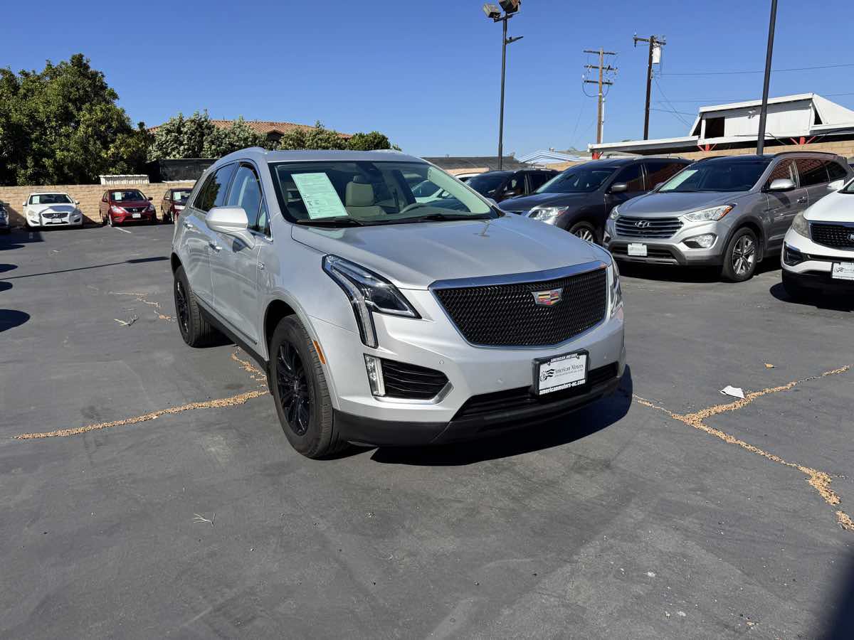 Used 2017 Cadillac XT5 Luxury w/ Driver Awareness Package FWD image 9