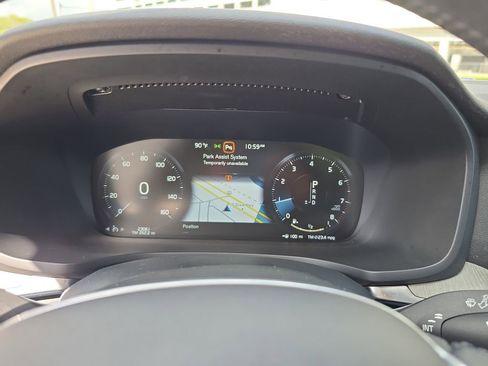 Certified 2022 Volvo V60 T5 Cross Country w/ Climate Package image 24