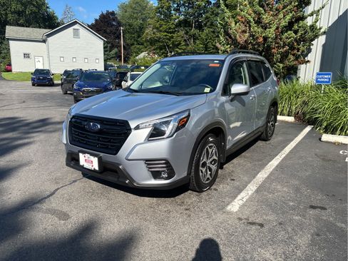 Certified 2024 Subaru Forester Premium AWD/4WD image 8