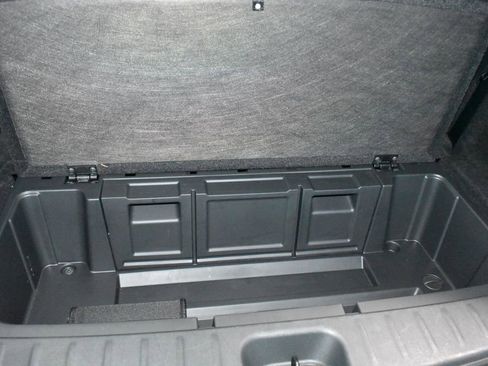 Certified 2025 Nissan Pathfinder SV image 32