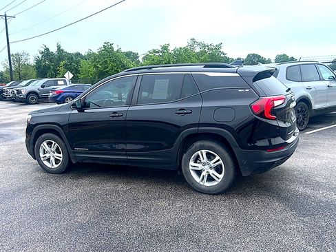 Used 2022 GMC Terrain SLE w/ Driver Convenience Package image 7