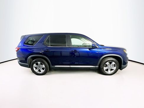 Used 2025 Honda Pilot EX-L image 10