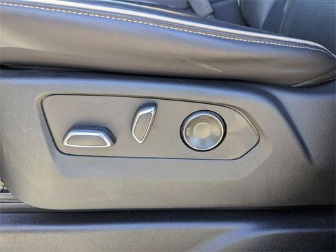 Used 2023 Cadillac Escalade Premium Luxury image 20